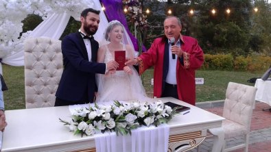 Başkanımız Tutku ve Emre'nin Nikahlarını Ulus Doga Park Otel'de Kıydı