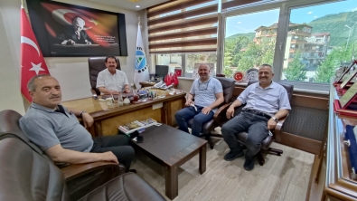 Abdipaşa Belediye Başkanımız Sayın Yaşar Dönmez'e Geçmiş Olsun Ziyareti