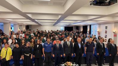 Belediye Başkanımız Sayın Hasan Hüseyin Uzun, Karne Sevincinee Ortak Oldu