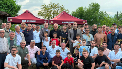 Çerde Köyü’nde Geleneksel Karakucak Güreşleri Coşkuyla Gerçekleştirildi