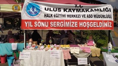 Cumhuriyet Meydanı El İşi Sergisi
