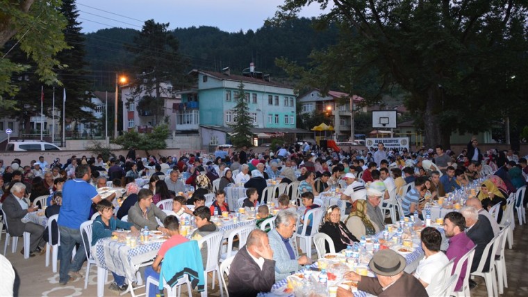 Mezgeller Mahallesi İftar Soframız kuruldu