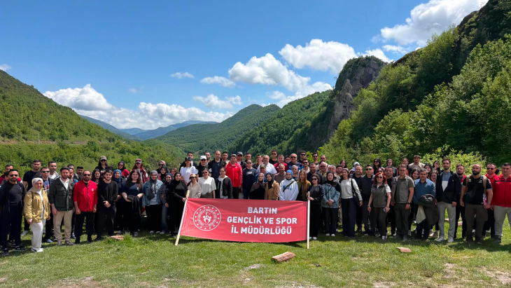 19 Mayıs Gençlik Haftası Kapsamında Drahna Vadisi’nde Doğa Yürüyüşü Gerçekleştirildi