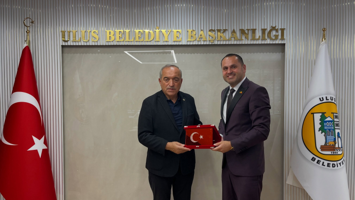 Almanya’nın Kuzey Ren-Vestfalya Eyaleti’ne bağlı Rhein-Erft Bölgesi Milletvekili Sayın İsmail Çelik, Belediye Başkanımız Sayın Hasan Hüseyin Uzun’u makamında ziyaret etti.