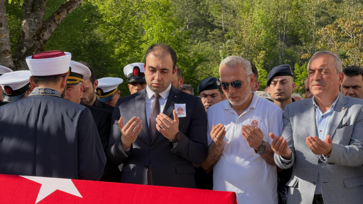 Belediye Başkanımız Sayın Hasan Hüseyin Uzun, Kıbrıs Gazisi Arif Güney’in Cenaze Törenine Katıldı