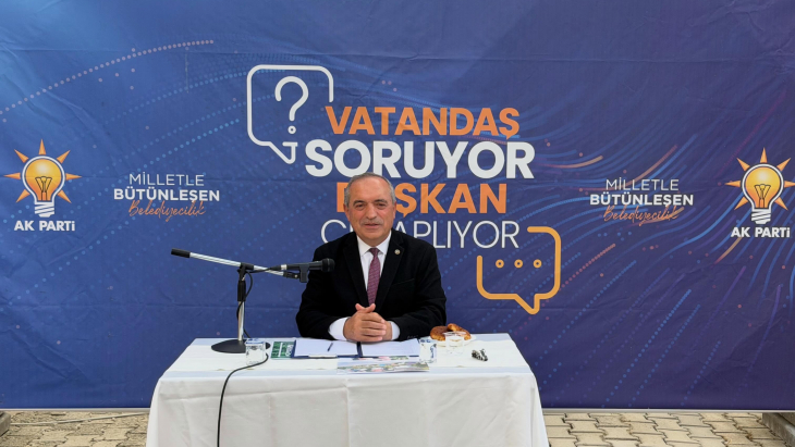 Belediye Başkanımız Sayın Hasan Hüseyin Uzun, “Vatandaş Soruyor, Başkan Cevaplıyor” programı kapsamında Kaldırım Mahallesi Afet Evlerinde vatandaşlarımızla bir araya geldi.