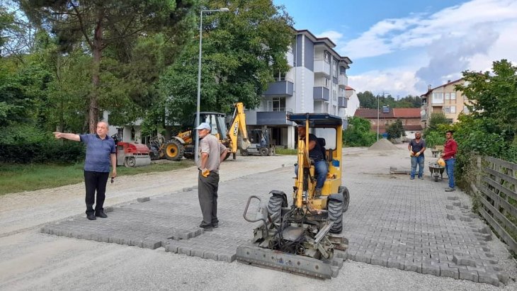 Beton Kilit Parke Döşeme ile Yol Düzenleme Çalışmalarını