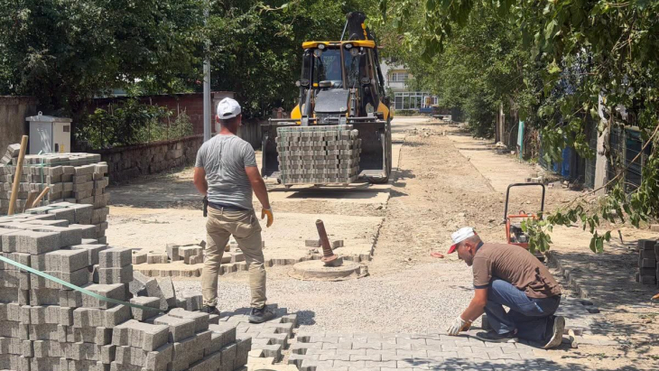 Mezgeller Mahallesi Karahasan Sokak’ta Parke Yenileme Çalışmaları Devam Ediyor