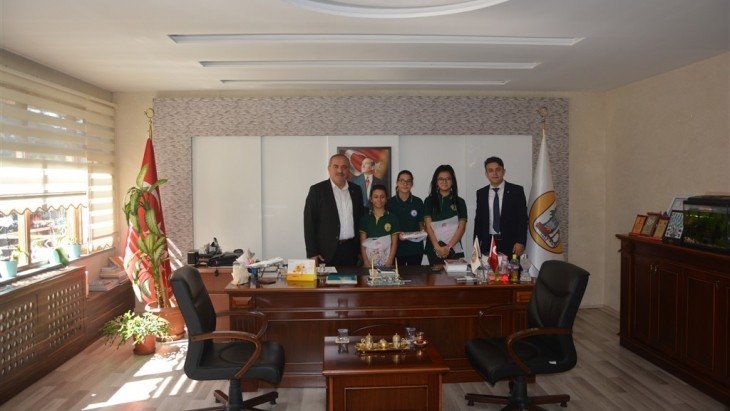 Yeni Eğitim-Öğretim yılı sebebi ile öğrencilerimizden Başkanımıza ziyaret