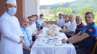 Zabıta Amiri Vecdi Akıncı ya emeklilik yemeği