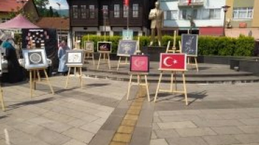 Cumhuriyet Meydanı El İşi Sergisi