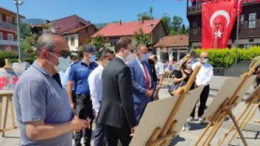 Ulus Cumhuriyet Meydanı'nda gerçekleştirilen 15 Temmuz Demokrasi ve Milli Birlik Günü Resim Sergisi