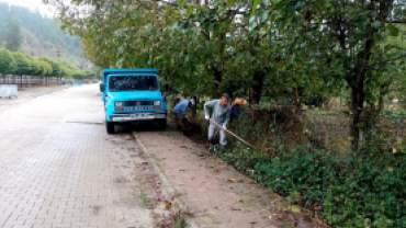 Saz Mahallemizde menfez temizlikleri yapılıyor