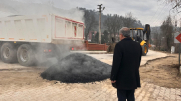 Enerji hattı çalışamalırında bozulan yollar düzeltiliyor