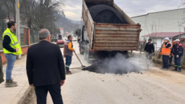 Enerji hattı çalışamalırında bozulan yollar düzeltiliyor