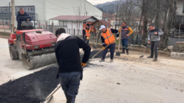 Enerji hattı çalışamalırında bozulan yollar düzeltiliyor