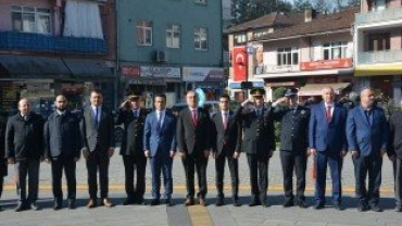 Ulusal Egemenlik ve Çocuk Bayramı sebebi ile çelenk sunumu ve Kaymakamlık ziyareti