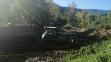 Çerçi deresinde yatak temizliği yapıldı