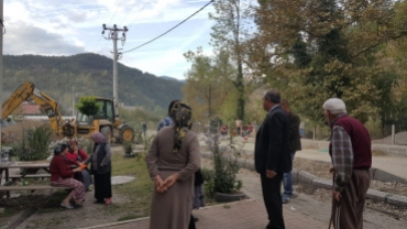 Başkanımız Eldeş sokakta devam eden yol çalışmasını ziyaret eti