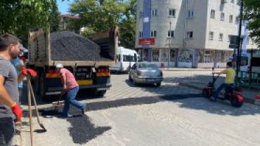 Cadde ve Sokaklarımızın Asfalt Yama ile Bakım ve Onarım Çalışmaları Gerçekleştiriliyor